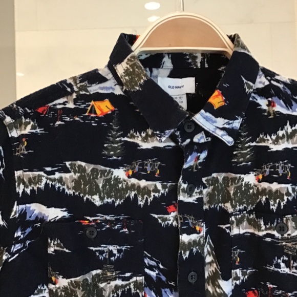 Old Navy Boys Button Up Long Sleeve Snowy Mountains Graphic Flannel - Picture 2 of 2